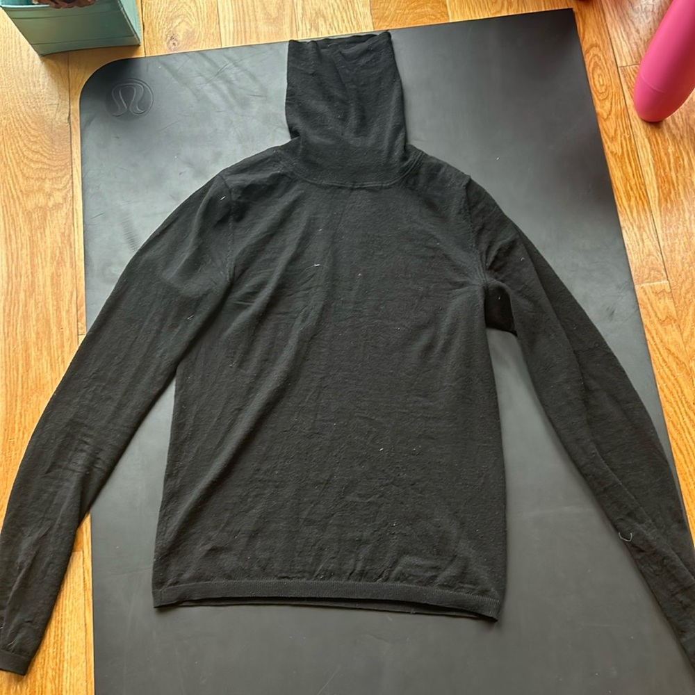 Totems turtleneck
